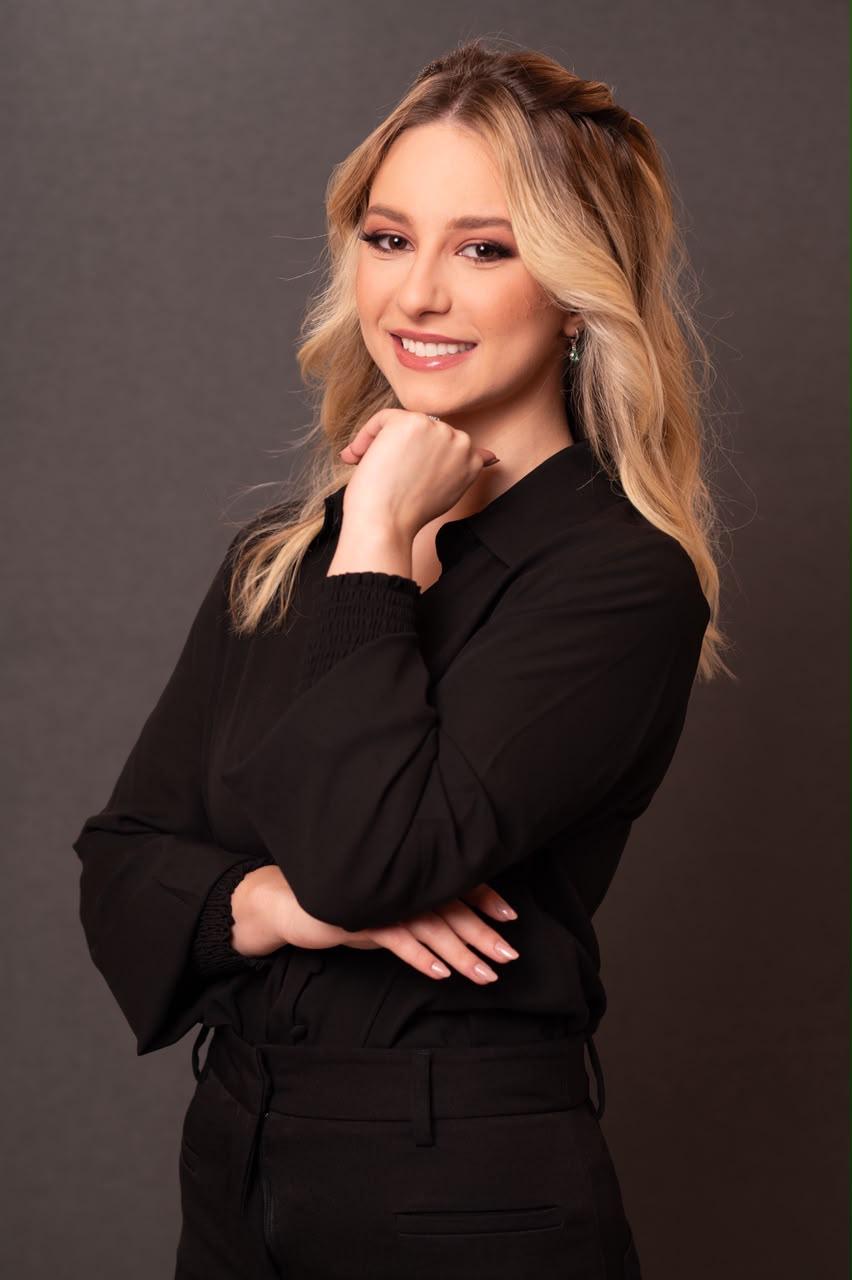 Caroline Bisinelli - Advogada